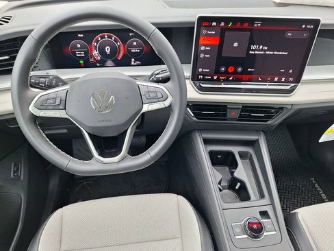 New 2026 Volkswagen Tiguan SE image 19