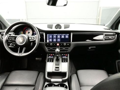 Certified 2023 Porsche Macan S image 20