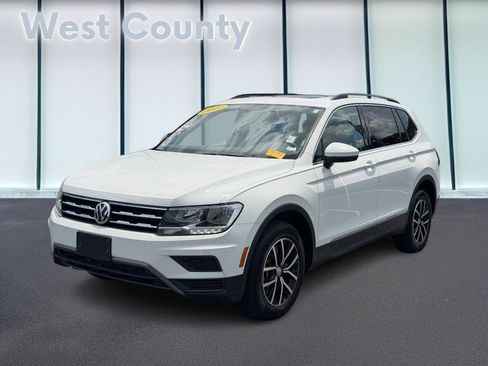 Used 2021 Volkswagen Tiguan SE w/ Panoramic Sunroof Package AWD/4WD image 9