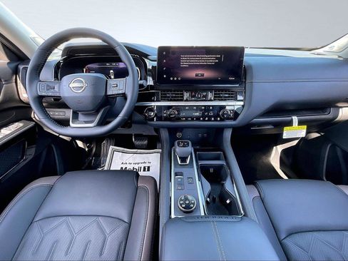 New 2026 Nissan Pathfinder Platinum image 6