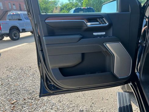 Used 2024 GMC Sierra 1500 Denali AWD/4WD image 12