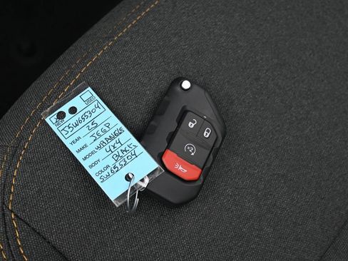 Used 2025 Jeep Wrangler Unlimited Sport AWD/4WD image 17