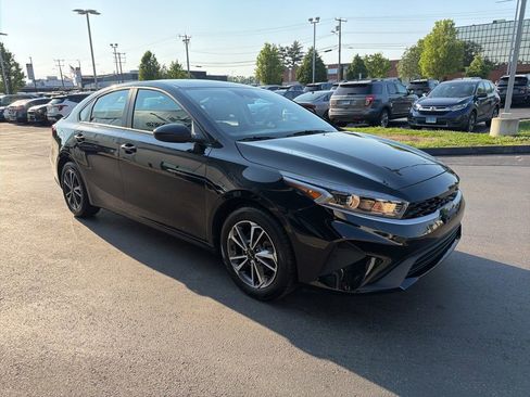 Certified 2023 Kia Forte LXS FWD image 5