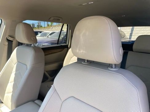 Used 2025 Volkswagen Atlas SE FWD image 13