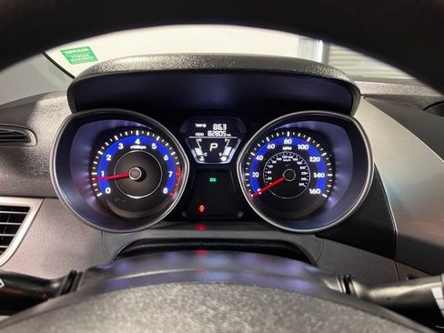 Used 2012 Hyundai Elantra GLS FWD image 25