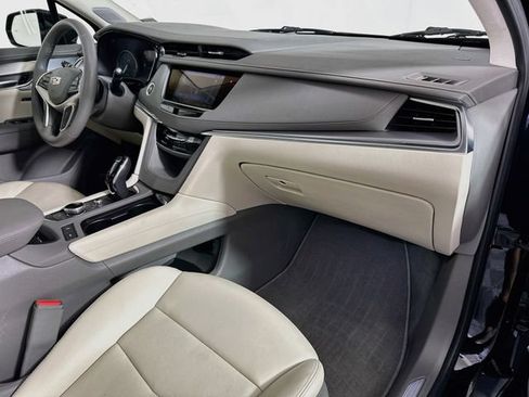 Used 2025 Cadillac XT5 Premium Luxury w/ Technology Package FWD image 30
