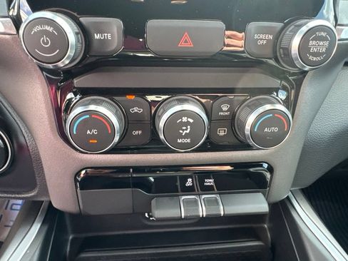 Used 2022 RAM 1500 Big Horn AWD/4WD image 18