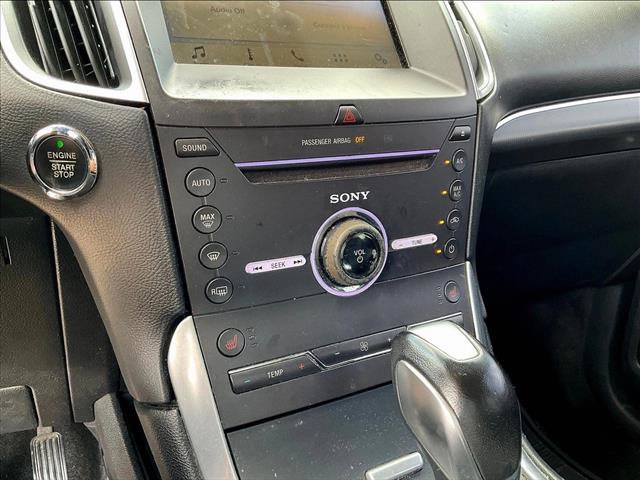 Used 2016 Ford Edge Titanium FWD image 21