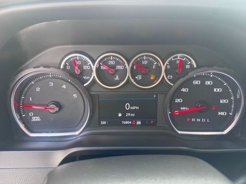 Used 2023 Chevrolet Silverado 2500 LT AWD/4WD image 9