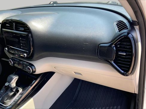Used 2021 Kia Soul EX FWD image 16