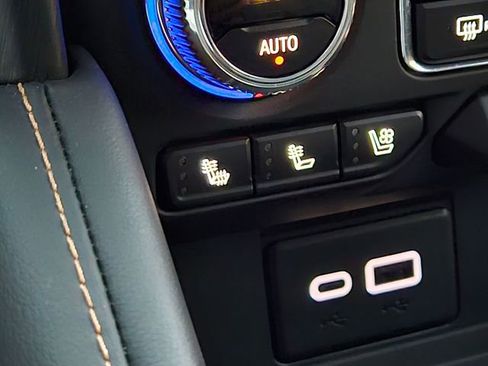 Used 2024 GMC Yukon AT4 w/ Technology Package image 18