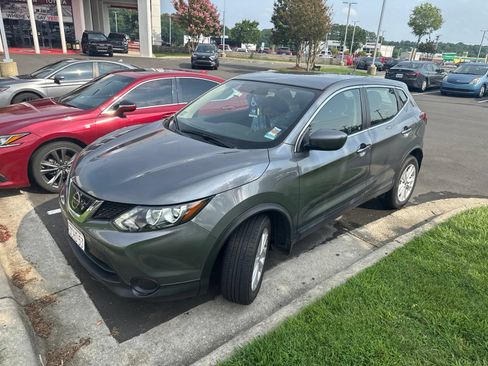 Used 2019 Nissan Rogue Sport S w/ Appearance Package AWD/4WD image 15