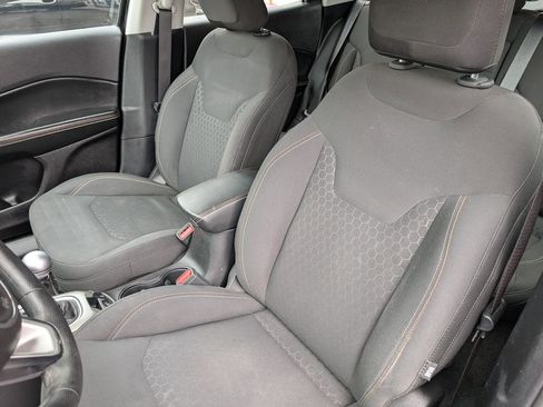 Used 2018 Jeep Compass Sport AWD/4WD image 6