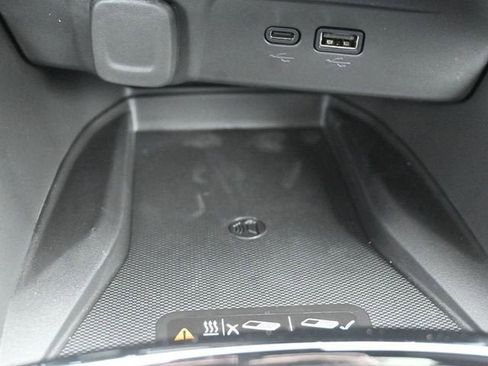 New 2026 Chevrolet Trax RS w/ Sunroof Package image 29