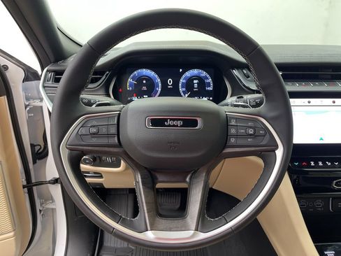 New 2026 Jeep Grand Cherokee Limited AWD/4WD image 15