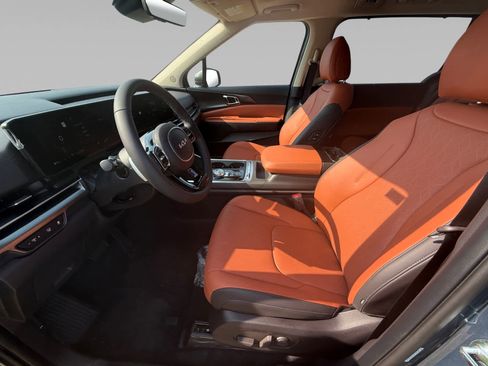 Used 2026 Kia Carnival SX w/ SX Dark Edition Package image 9