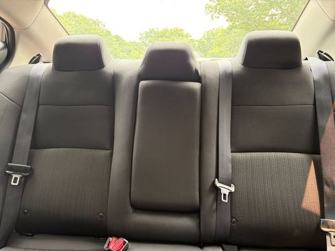 Used 2025 Nissan Altima 2.5 SV FWD image 38