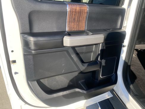 Used 2015 Ford F150 Platinum w/ Equipment Group 701A Luxury image 10