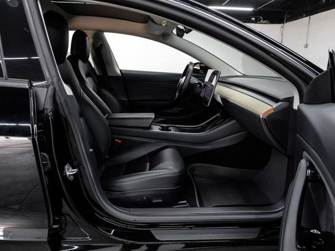 Used 2018 Tesla Model 3 Long Range RWD image 38