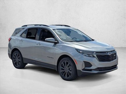 Used 2023 Chevrolet Equinox RS FWD image 3