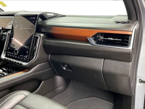 Used 2025 GMC Yukon Denali image 15