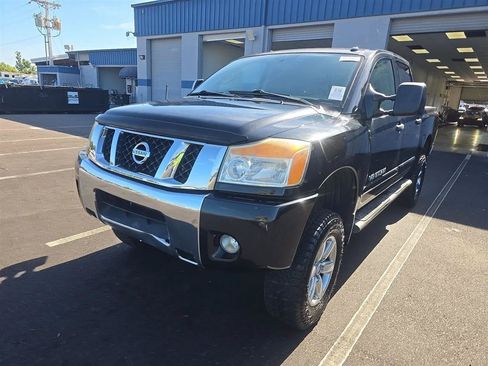 Used 2013 Nissan Titan SV w/ SV Premium Utility Pkg AWD/4WD image 3