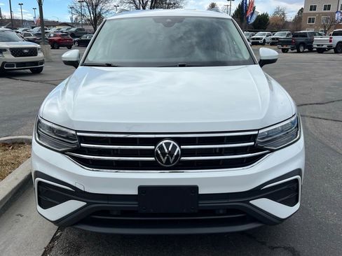 Used 2024 Volkswagen Tiguan SE AWD/4WD image 3