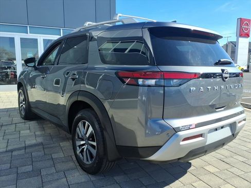Certified 2023 Nissan Pathfinder SL image 6