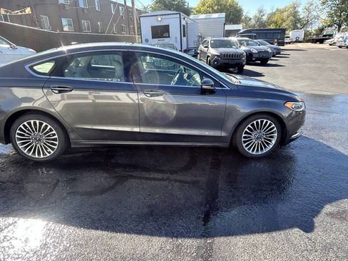Used 2017 Ford Fusion SE w/ Fusion SE Technology Package image 20