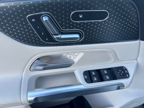 Certified 2025 Mercedes-Benz GLB 250 image 11