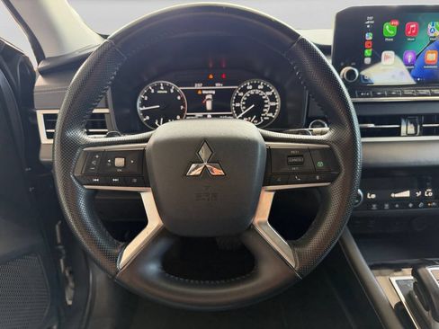 Used 2024 Mitsubishi Outlander SE FWD image 12