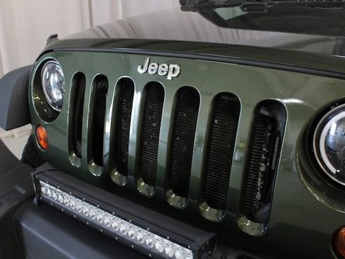 Used 2009 Jeep Wrangler X AWD/4WD image 28