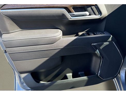 Used 2025 GMC Sierra 1500 Elevation image 19