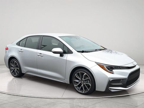 Used 2022 Toyota Corolla SE image 1
