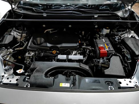 Used 2020 Toyota RAV4 XLE w/ Convenience Package FWD image 52