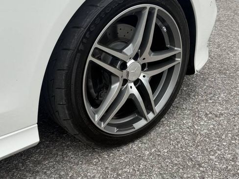 Used 2014 Mercedes-Benz E 350 4MATIC Wagon image 28