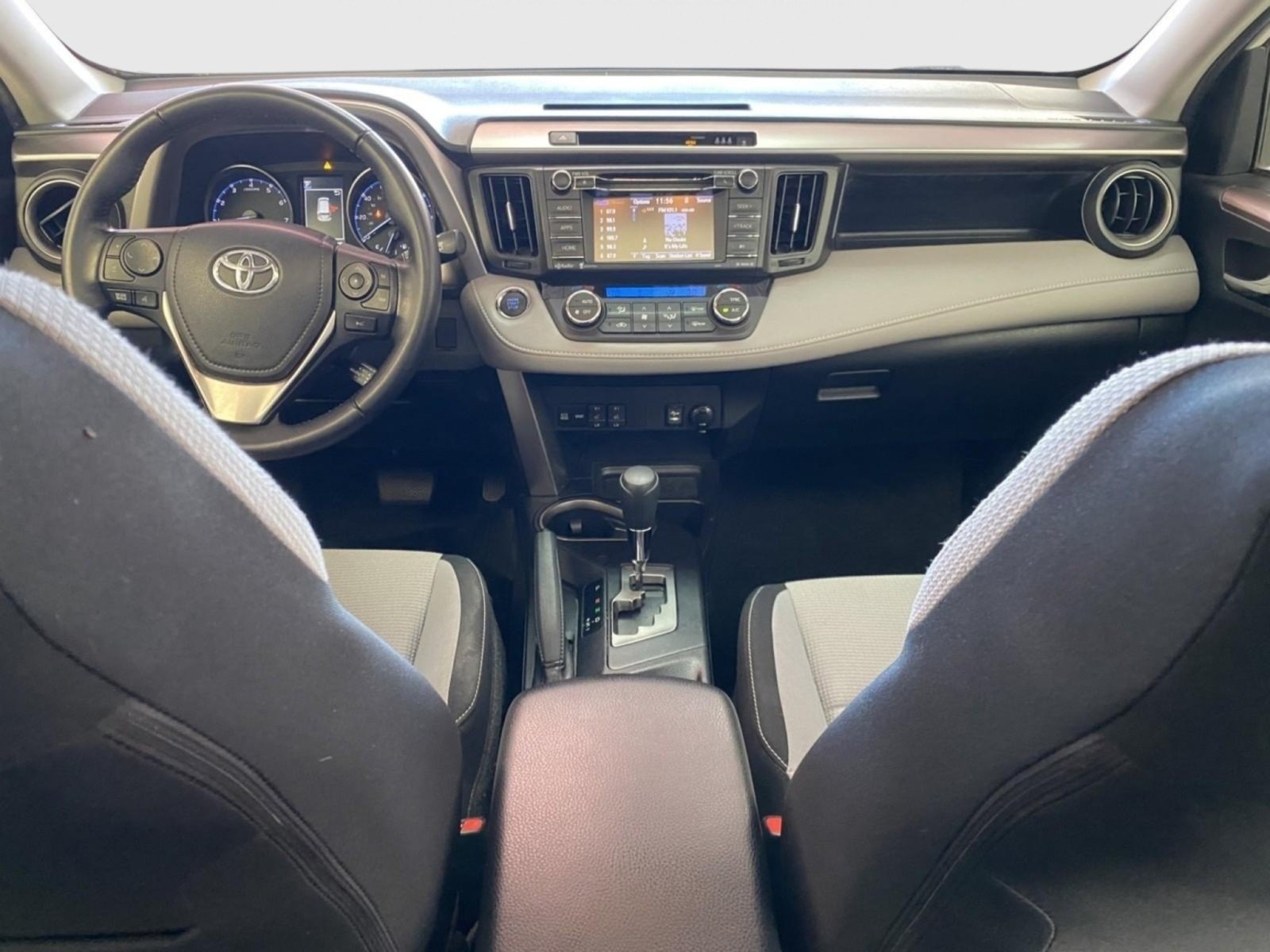 Used 2018 Toyota RAV4 XLE AWD/4WD image 13