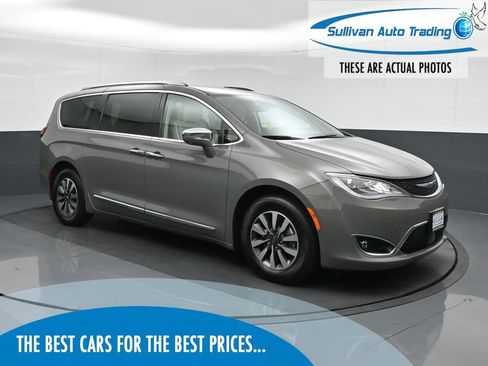 Used 2020 Chrysler Pacifica Limited w/ Advanced Safetytec Group FWD image 1