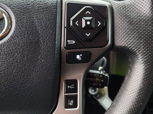 Used 2020 Toyota Tacoma SR5 RWD image 30