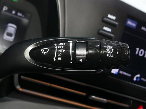 Used 2022 Hyundai Elantra SEL FWD image 34