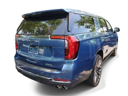 Used 2025 GMC Yukon XL Denali Ultimate AWD/4WD image 4