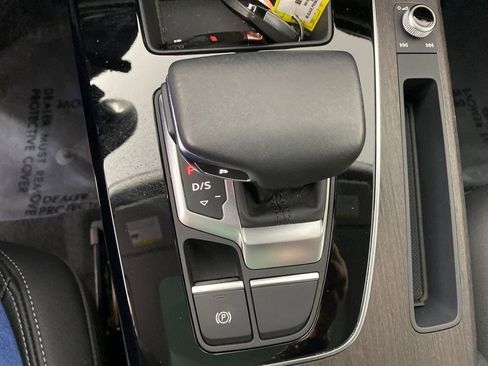 Used 2024 Audi Q5 2.0T Premium image 24