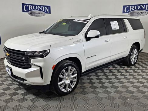 Used 2022 Chevrolet Suburban High Country w/ LPO, Illumination Package AWD/4WD image 33