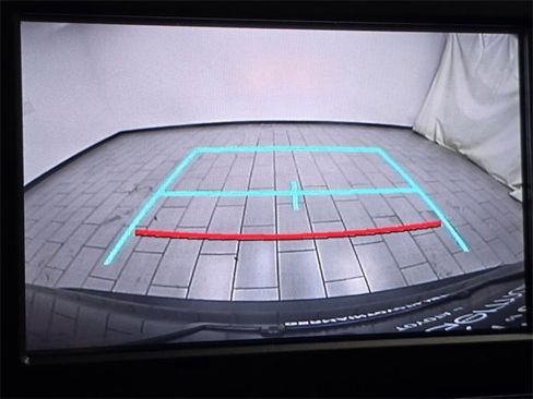 Used 2019 Toyota RAV4 LE image 5