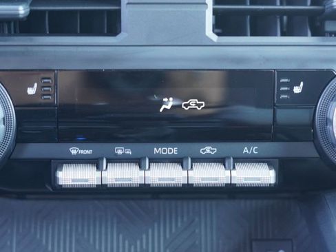 Certified 2025 Toyota Tacoma TRD Off-Road AWD/4WD image 29