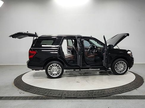 Used 2024 Ford Expedition Limited RWD image 16