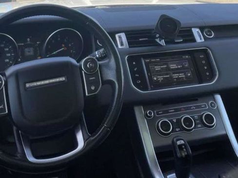 Used 2016 Land Rover Range Rover Sport SE image 4
