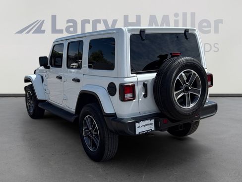 Certified 2023 Jeep Wrangler Unlimited Sahara AWD/4WD image 3