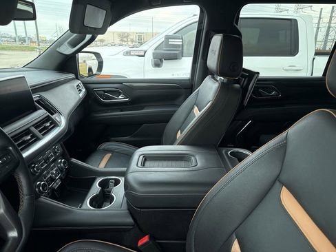 Used 2023 GMC Yukon XL AT4 w/ AT4 Premium Package image 8