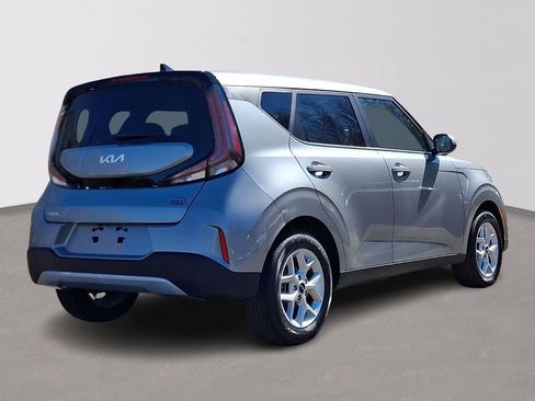 Certified 2025 Kia Soul LX w/ LX Technology Package FWD image 6